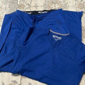 2 pairs of Greys anatomy scrubs